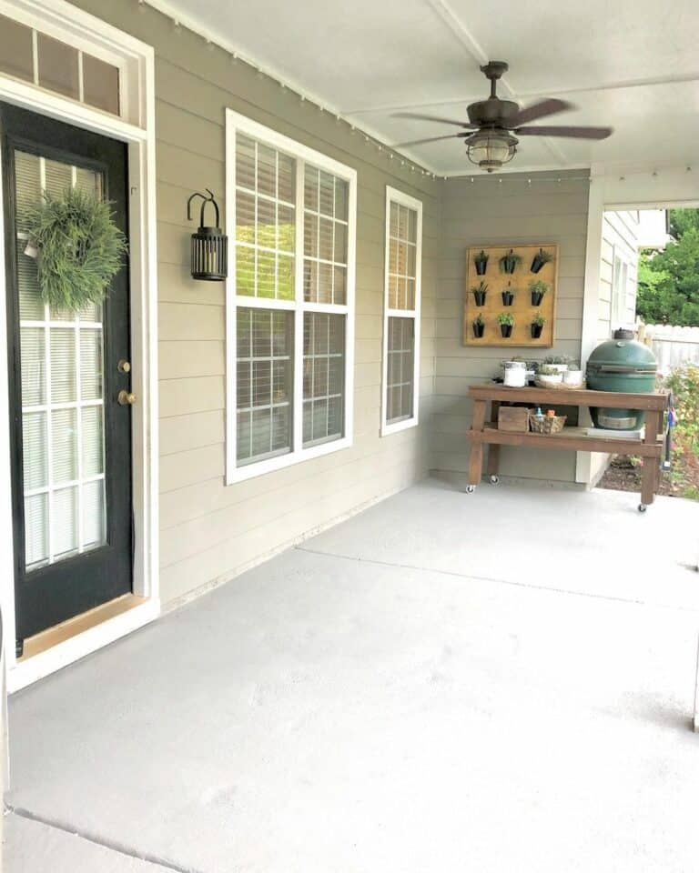 Neutral and Modern Concrete Patio