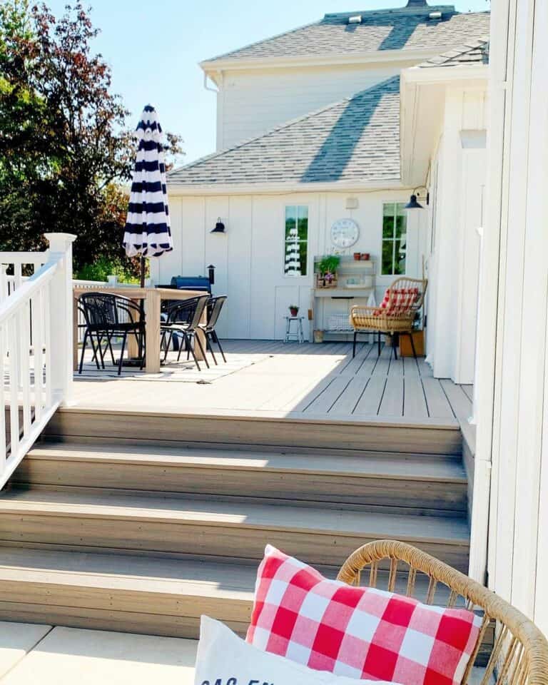 Deck Lighting Ideas for Farmhouse