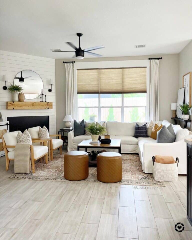 Modern Farmhouse Style Living Room With Grey Flooring