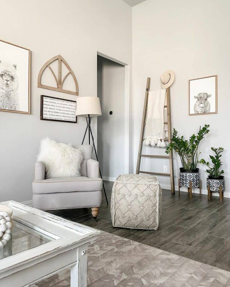 Farmhouse-inspired Living Room With Grey Flooring