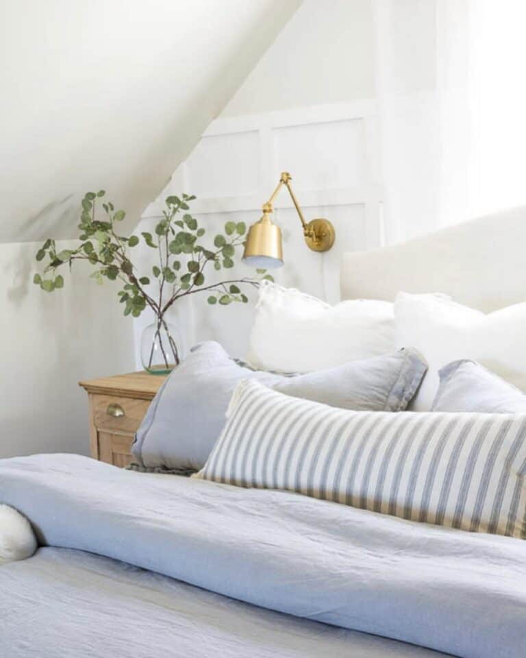 Farmhouse-style Bedroom With Wooden Nightstand