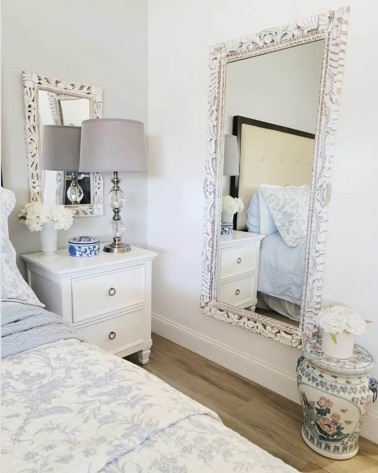 Chinoiserie Pottery Decorating Light Blue Bedroom