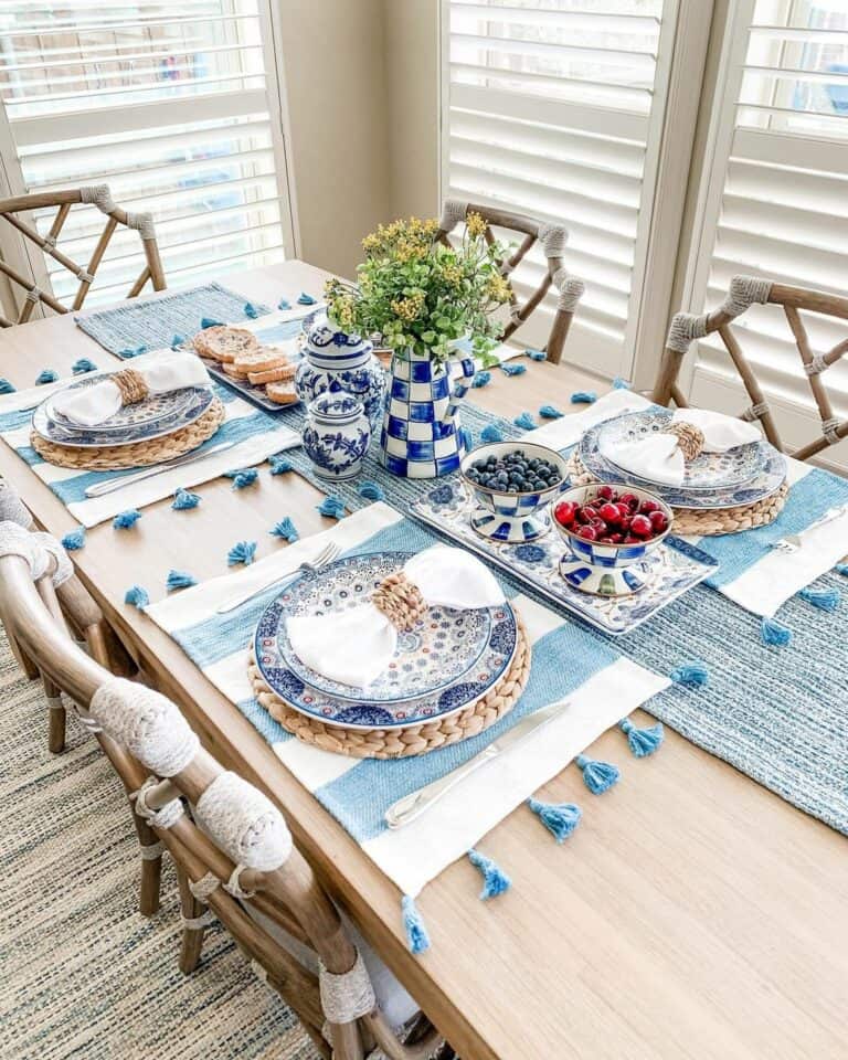Table Decoration with Blended Light and Dark Blues