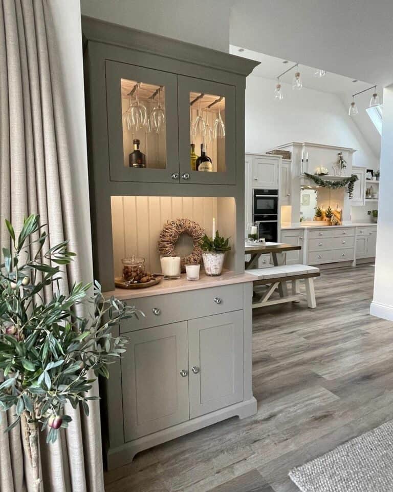 Cocktail Cabinet Display Ideas