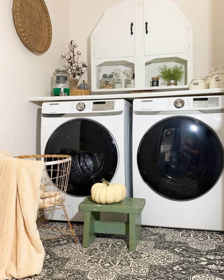 White Metal Wire Rustic Laundry Basket