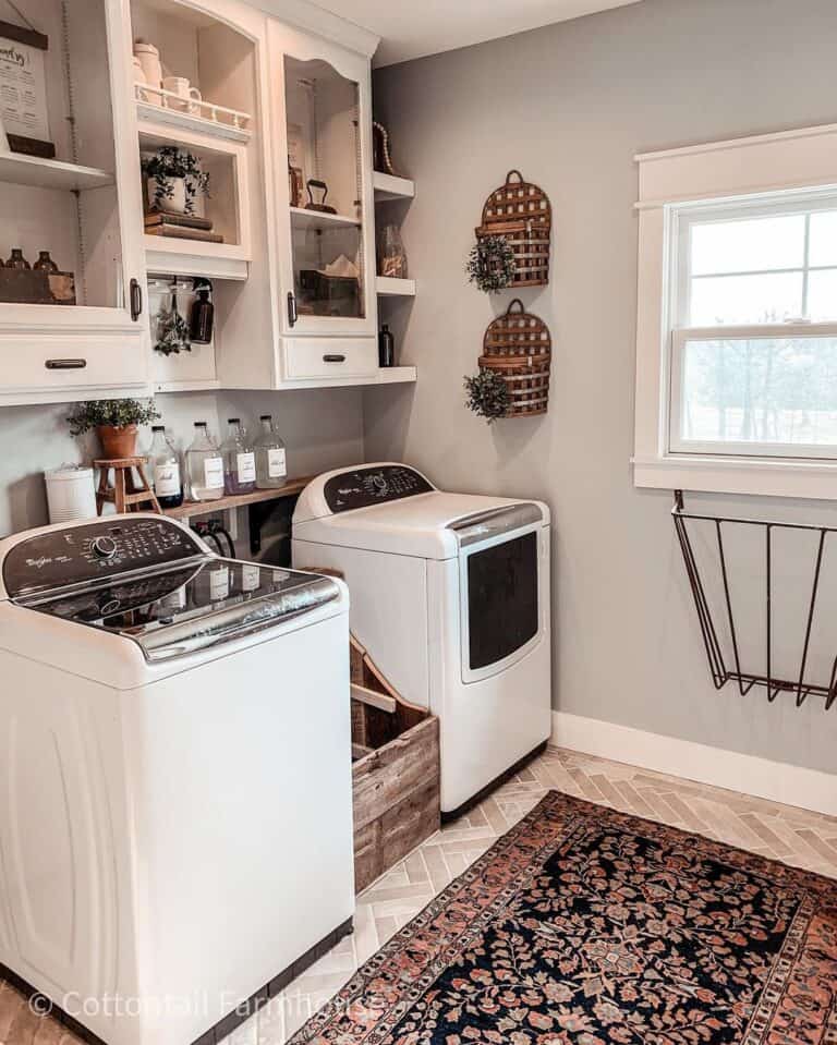 Farmhouse Rustic Laundry Room Decor
