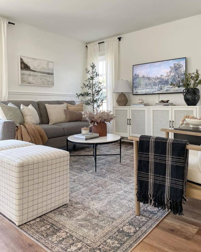 Living Room with White and Black Coffee Table