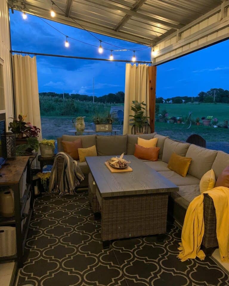 Outdoor Space With a Bold Splash of Color