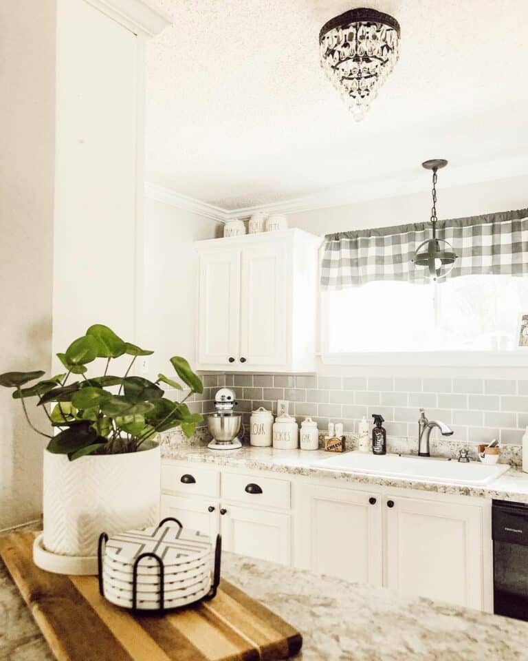 Modern Gray and White Farmhouse Kitchen Valance Ideas