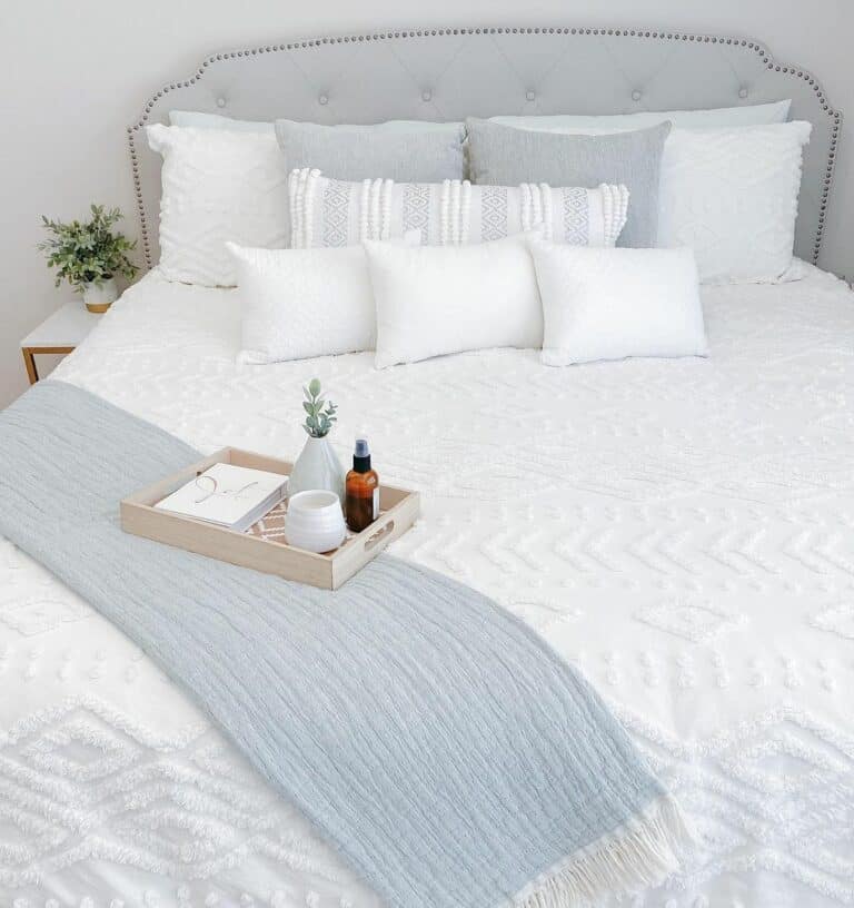 Create a Cozy Retreat With a Blue and White Theme