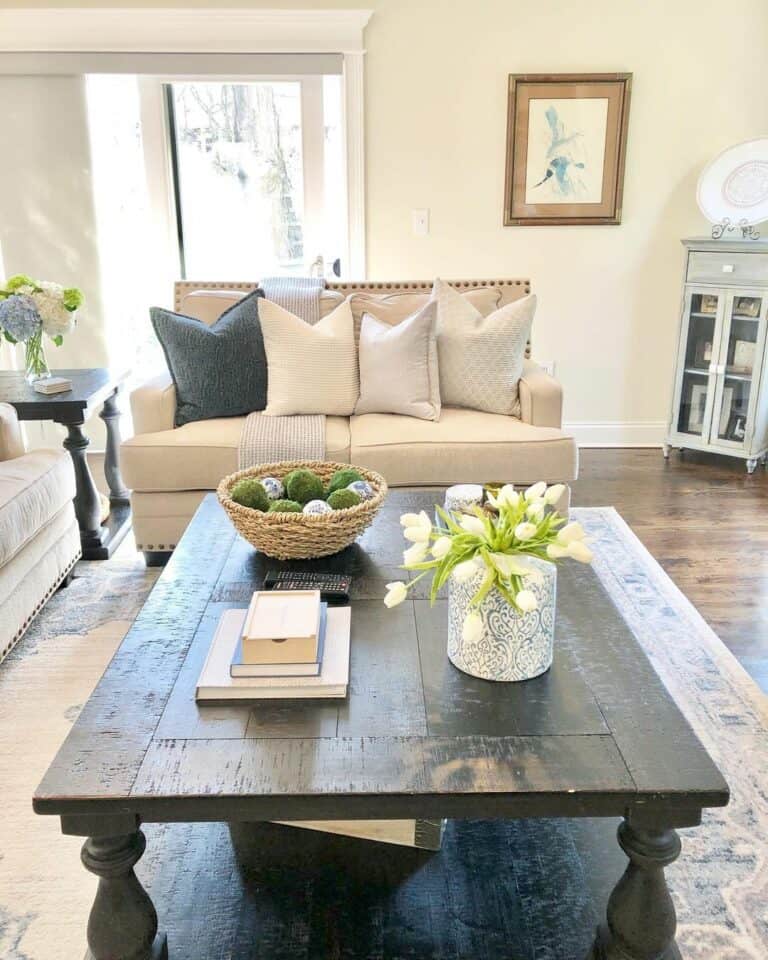 Blue Accents to Tie a Room Together
