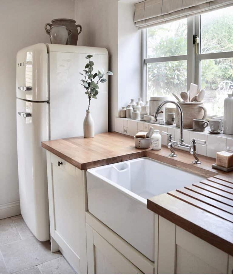 Farmhouse Sink in Wood Kitchen Countertops
