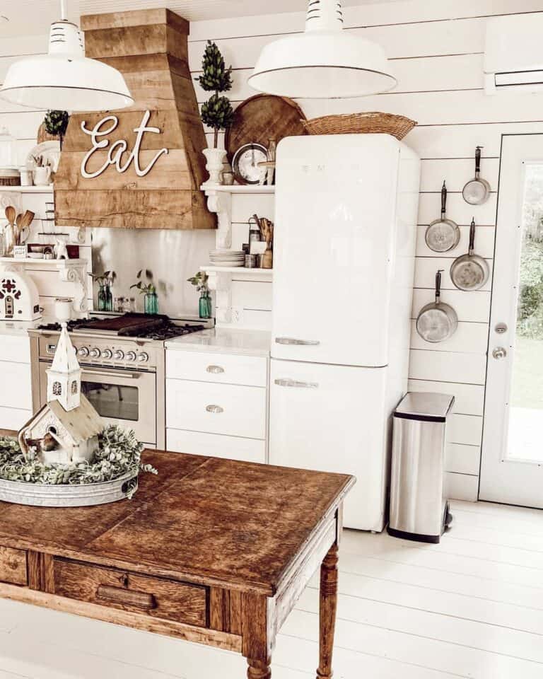 Refrigerator Décor Ideas Using Wood Accents