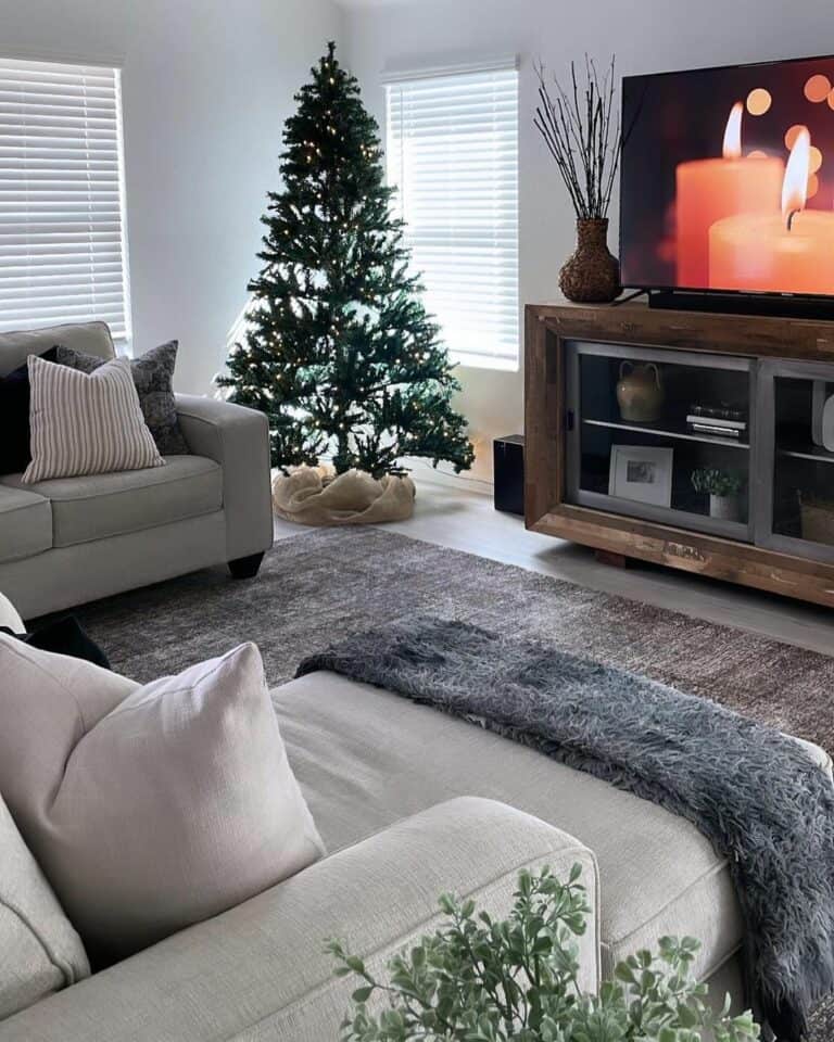 Oversize Console Replaces a Feature Wall
