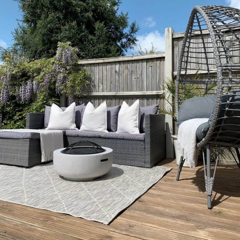 Outdoor Fire Pit With Egg Chair
