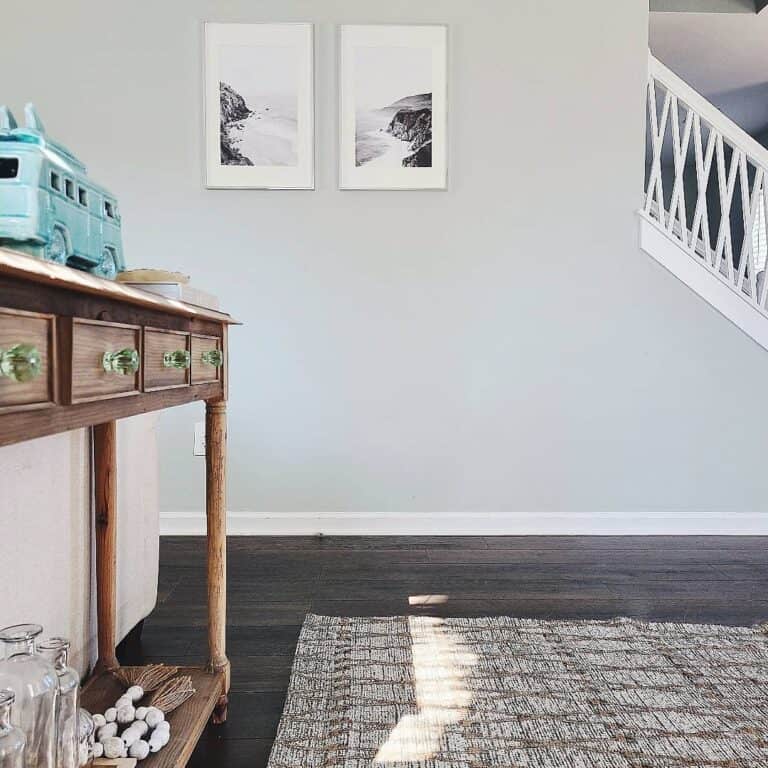 Beachy Accessories Decorate a Hallway