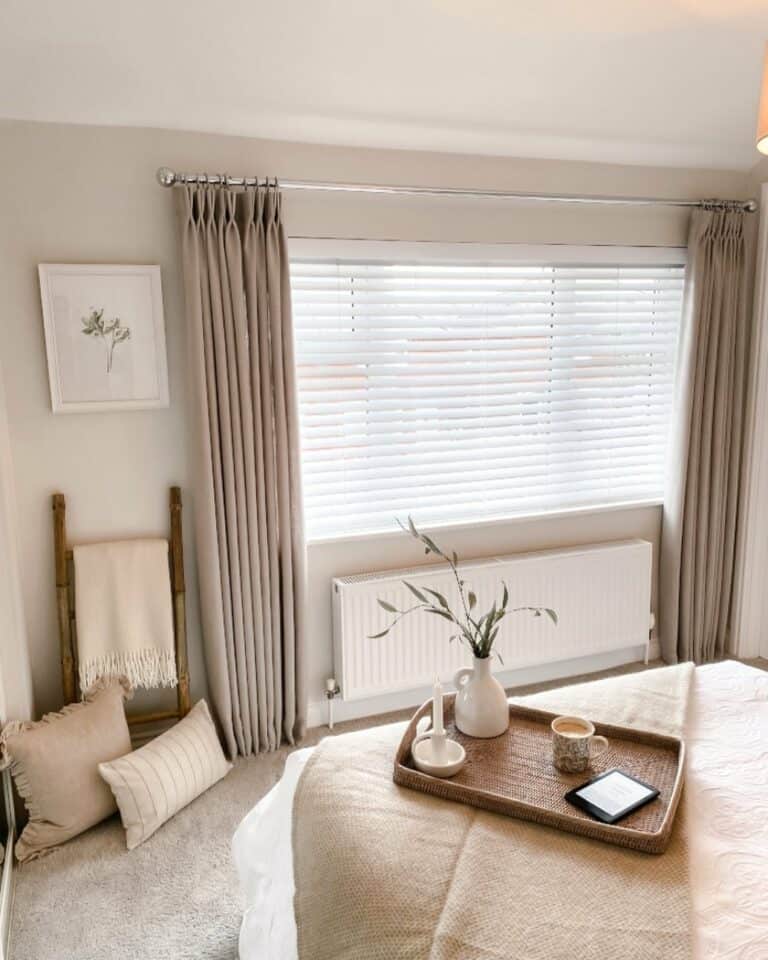 Airy Space With Neutral Beige Bedroom Décor
