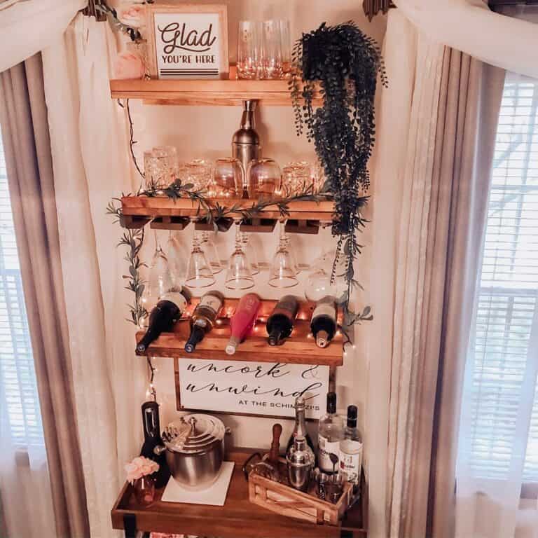 Bar Area Décor to Maximize Vertical Space