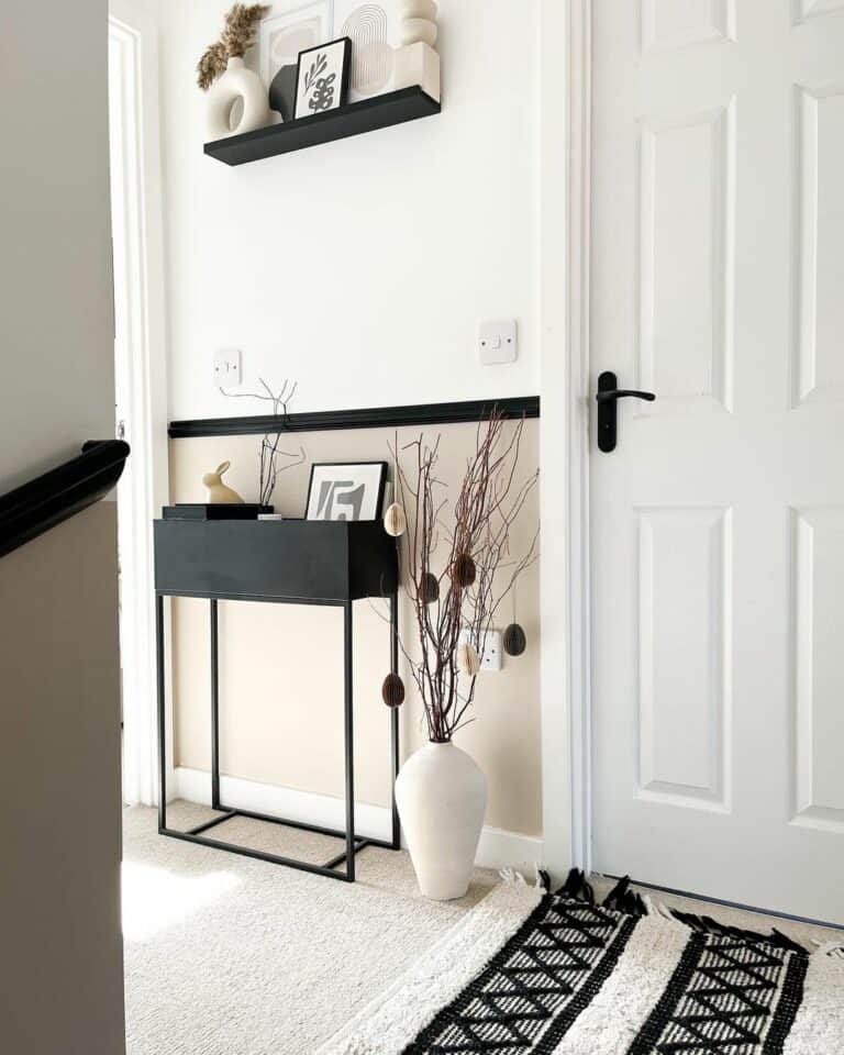 Color Blocked Second Floor Entry