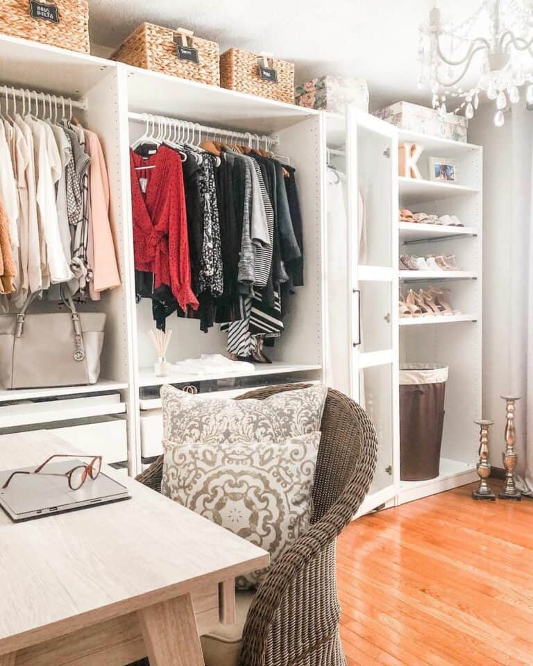 Cloffice With White Shelving