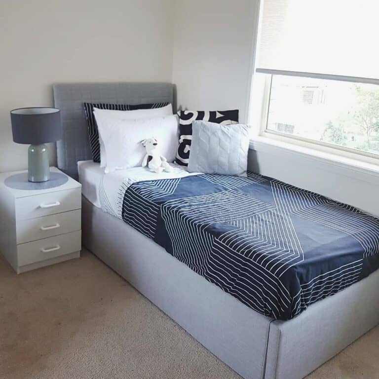 Sleek Shades of Gray and Blue Used Creatively