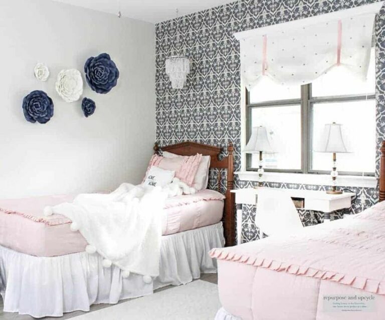 Elaborate Wallpaper Balances Light Colors