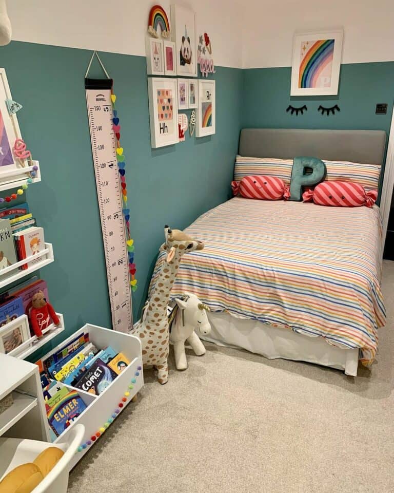 Corner Bed Ideas With Playful Surroundings