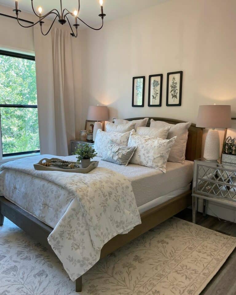 Floral Bedroom Decor Provides Options