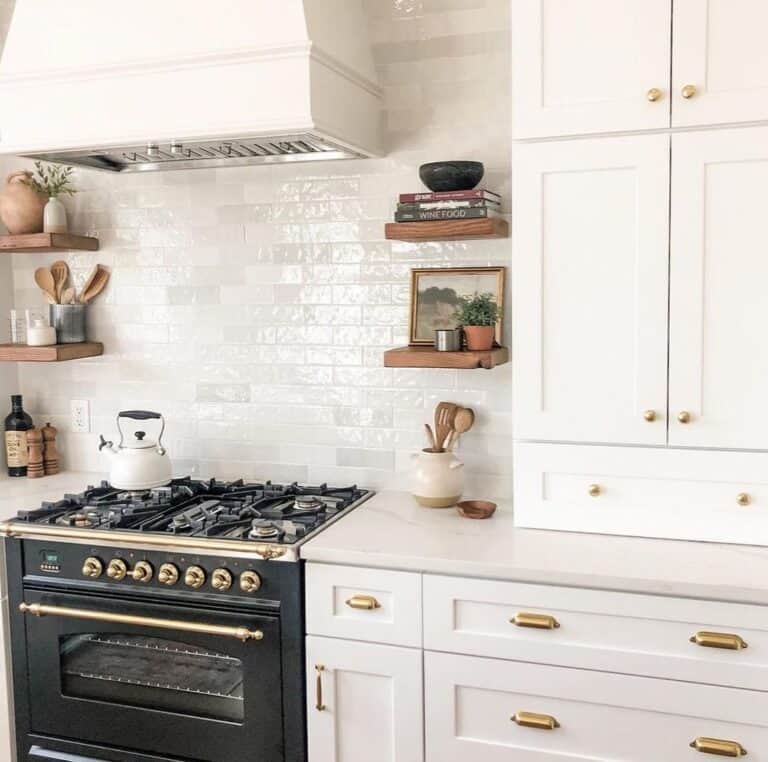 Modern Style in a Traditional Farmhouse Kitchen