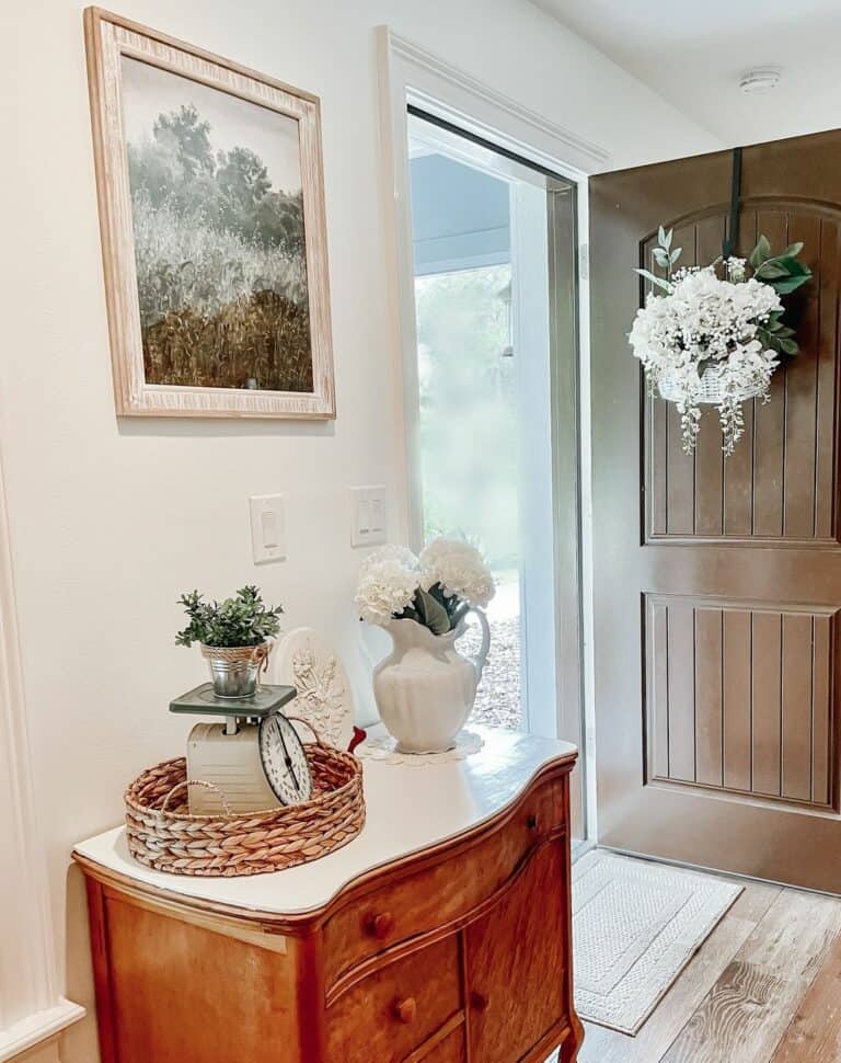 Vintage Pieces Decorate an Entryway