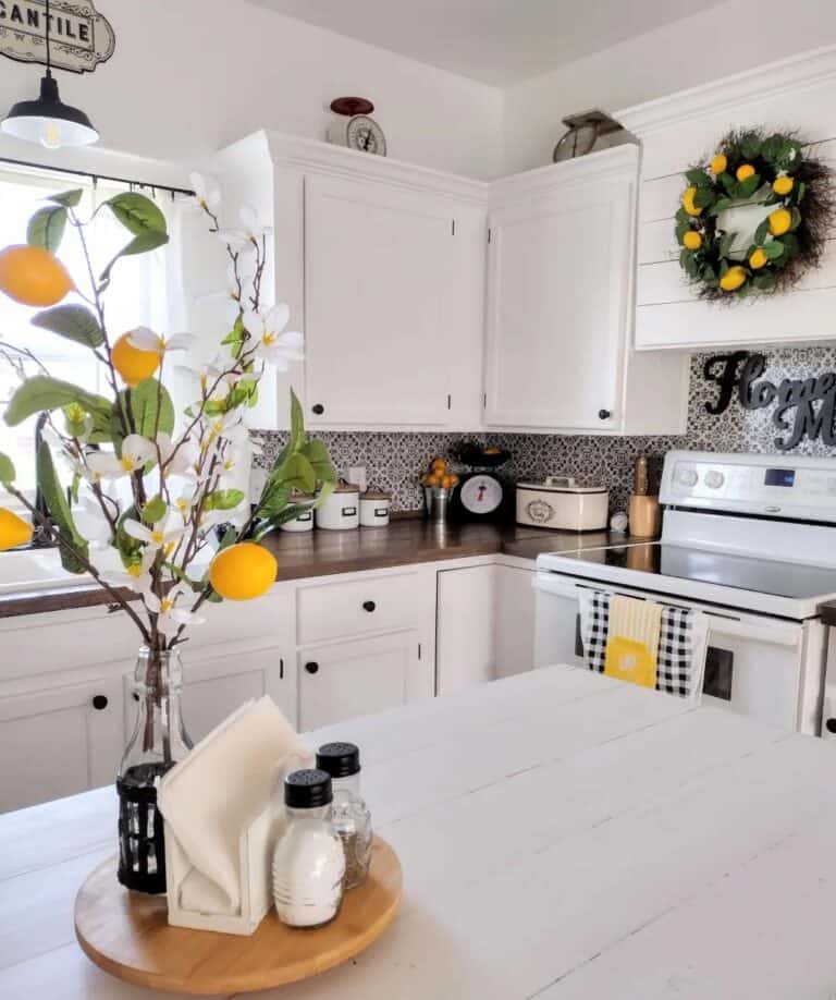 White Farmhouse Kitchen With Lemon Décor