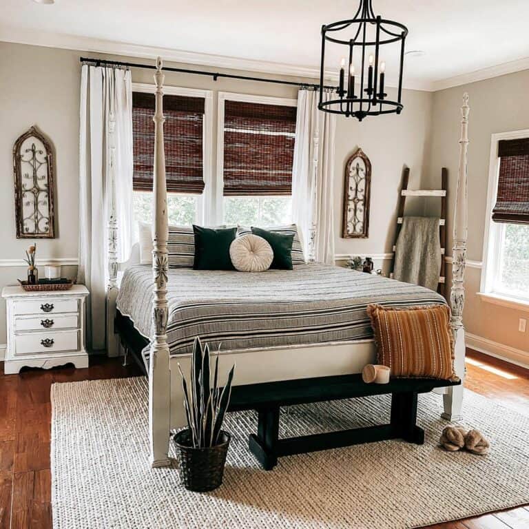 White Pencil-post Bed Against Window Design