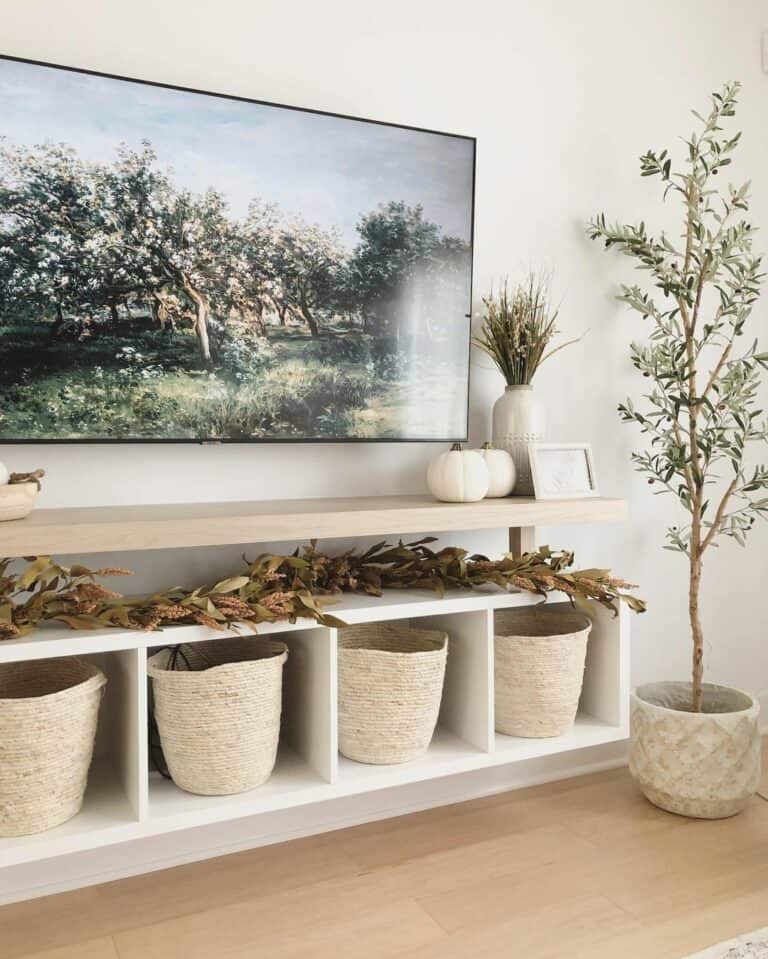 Minimalistic and Inviting TV Feature Wall