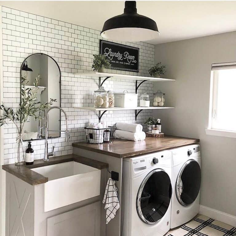 Modern Farmhouse Laundry Room