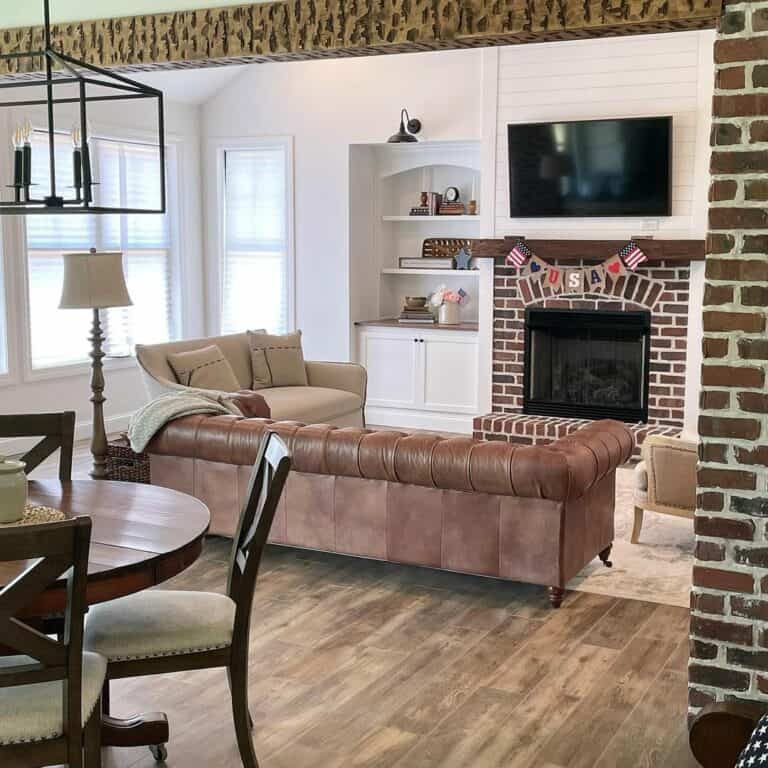Brick Elements Between Two Rooms