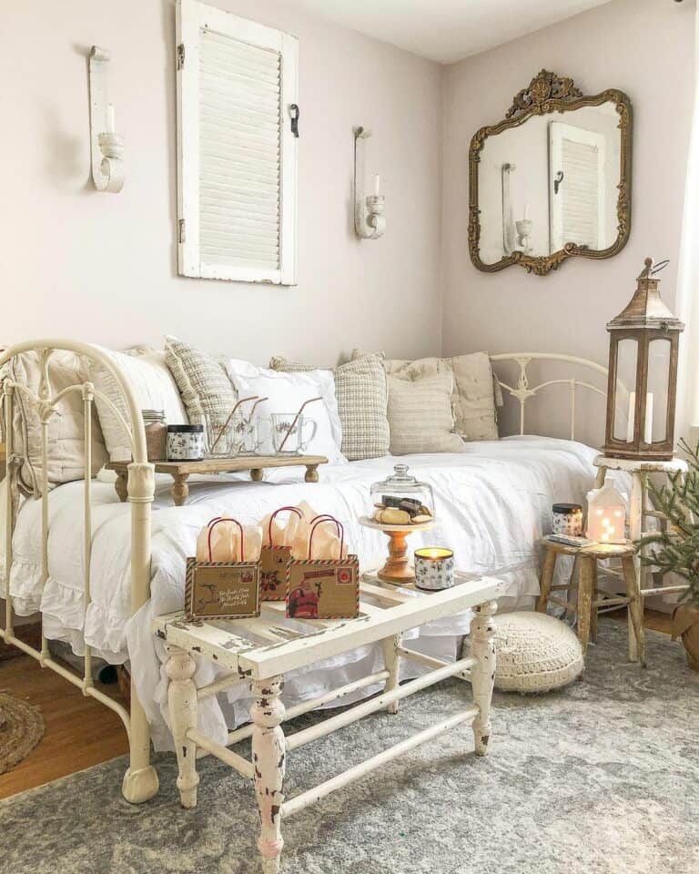 Vintage Décor Surrounds a Daybed