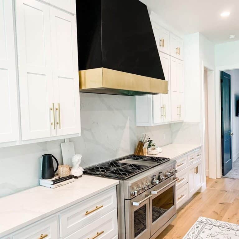 Black & White Kitchen Decor for Countertop