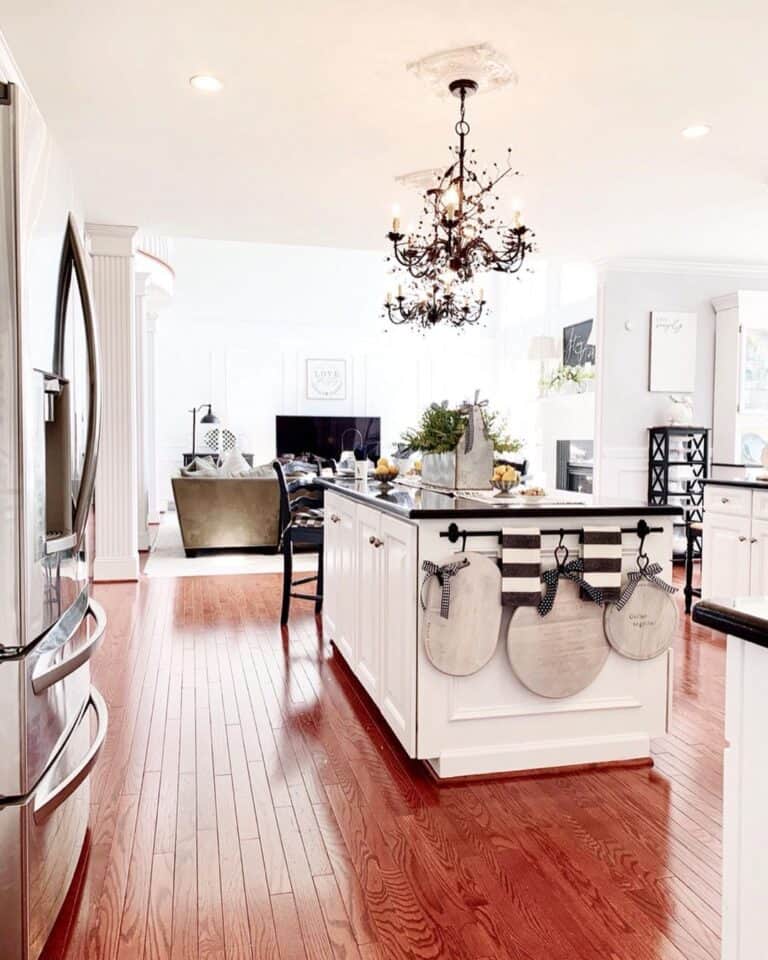 Black and White Kitchen Decor for Island