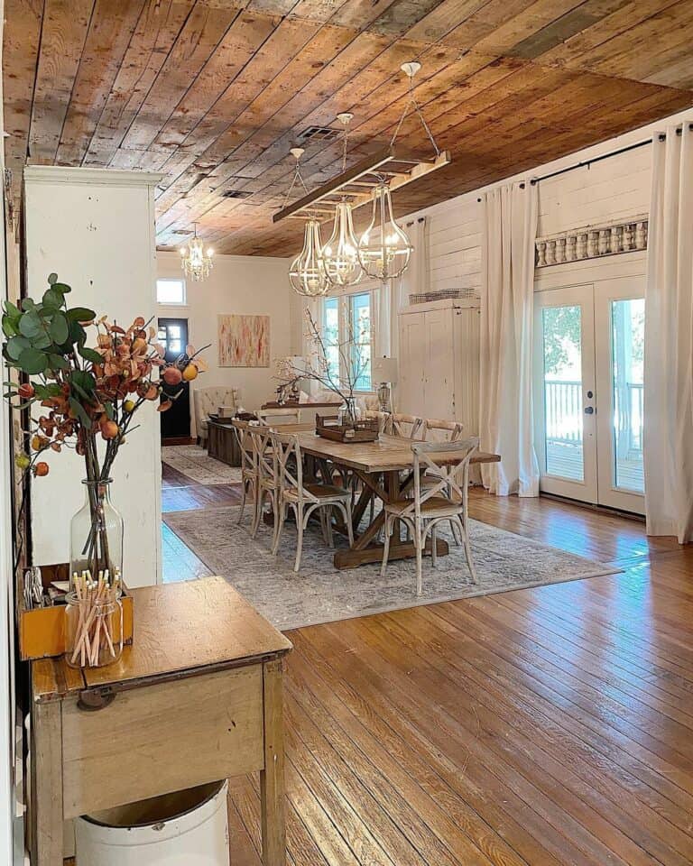 Farmhouse-style Dining Room Lighting Ideas
