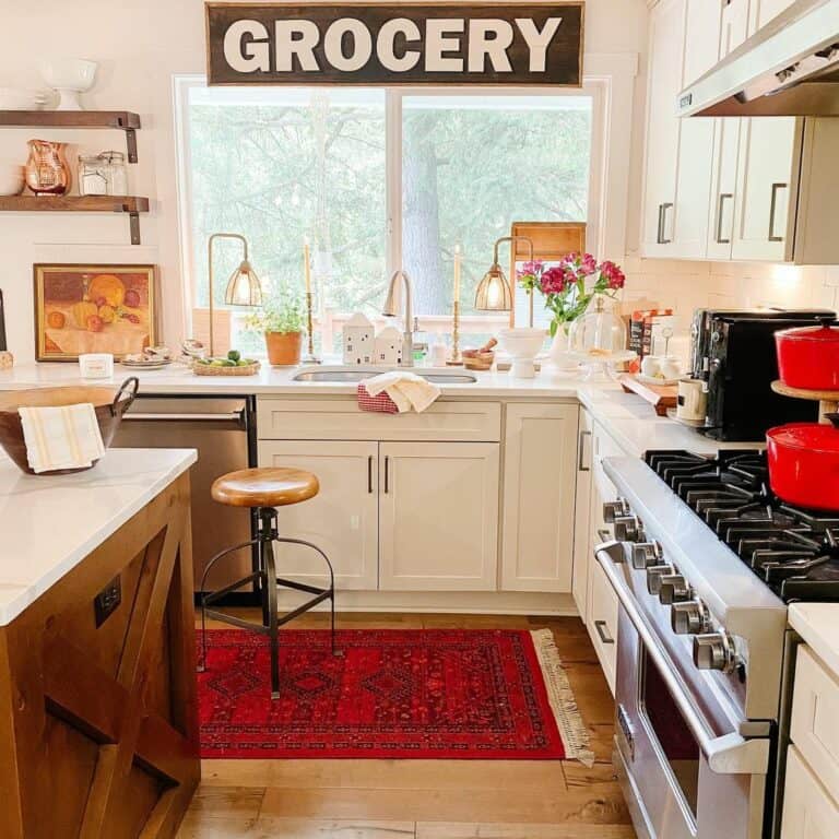 Relaxed Kitchen Design with Modern Appliances
