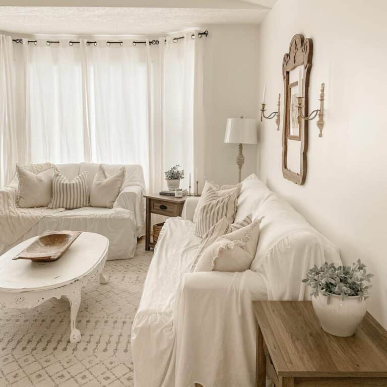 Rustic Cottage With Neutral White Décor