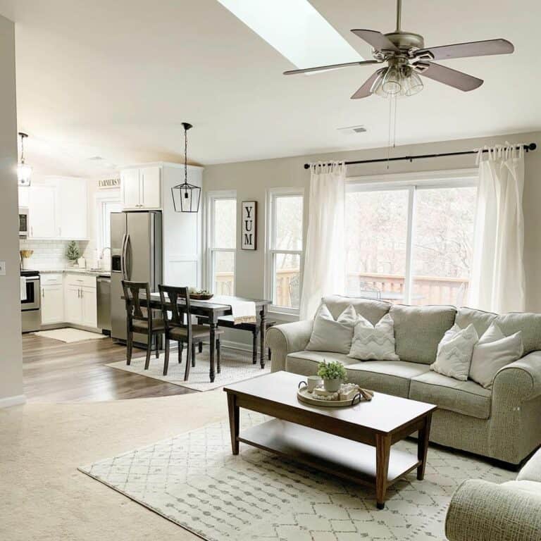 Curved Carpet in Open-concept Living Room
