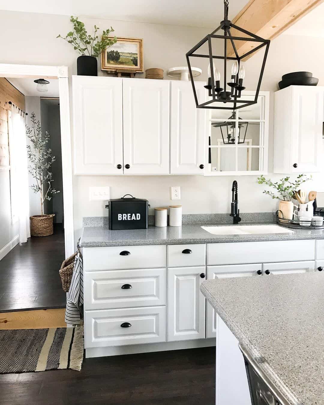 Exposed Ceiling Beams in Farmhouse Kitchen