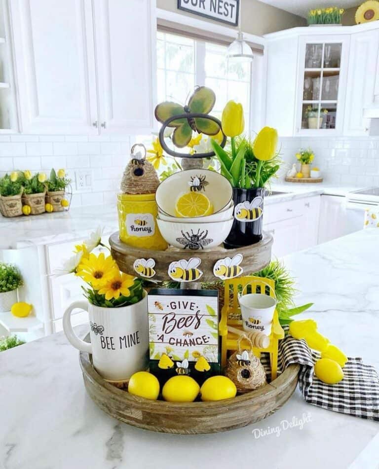 Kitchen Décor Showcasing a Bumble Bee Theme