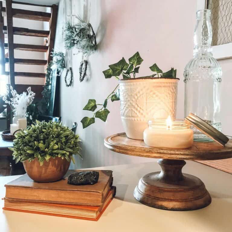 Tray Décor Focuses on Height