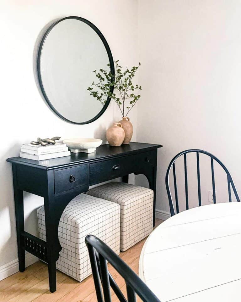 Flexible Black and White Room Design for Small Spaces