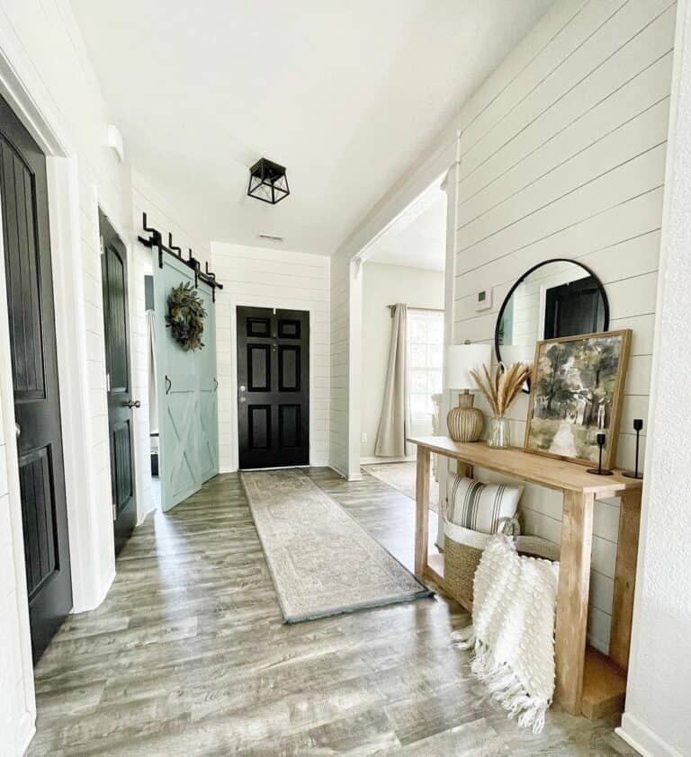 Bright Farmhouse Hallway Table Ideas