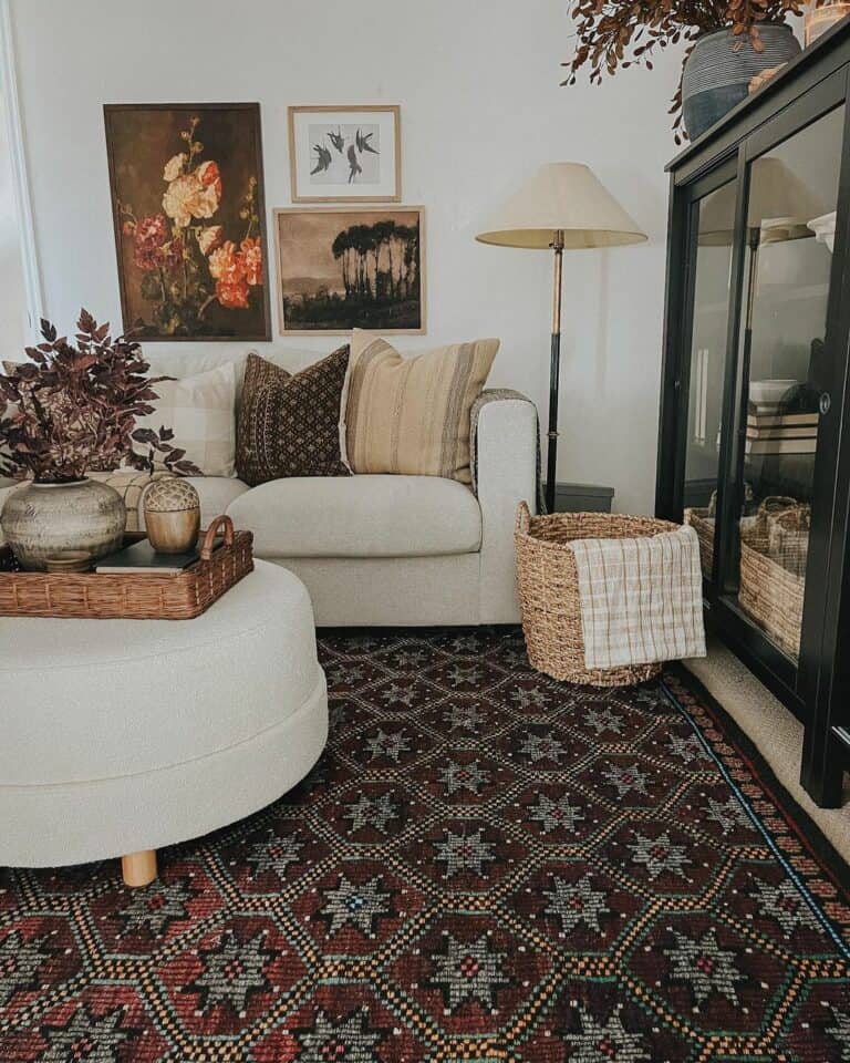 Ideas To Put Pictures on Wall in Modern Living Room