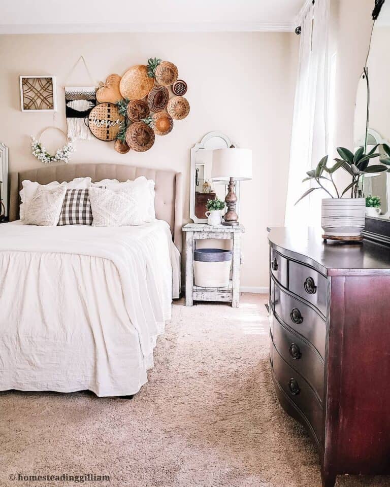 Woven Basket Décor Layouts for a Bedroom Wall