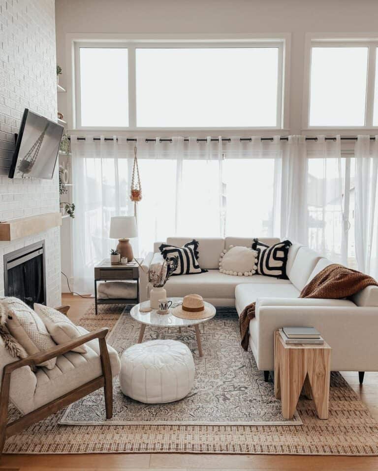 Neutral Living Room With Modern Décor